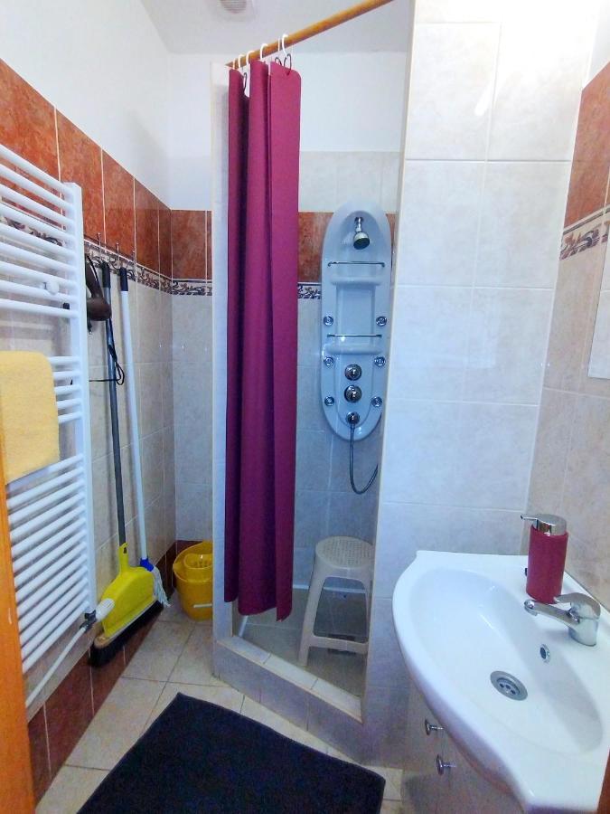 גיולה Burg Apartman מראה חיצוני תמונה