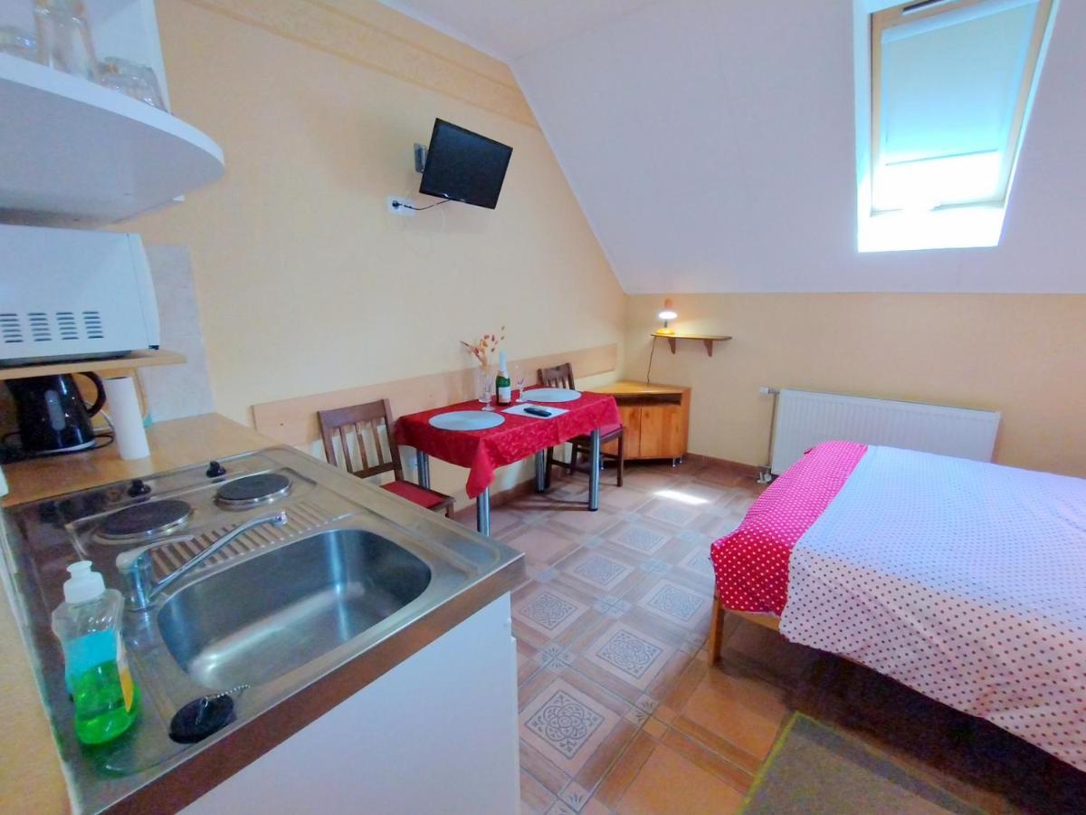 גיולה Burg Apartman מראה חיצוני תמונה