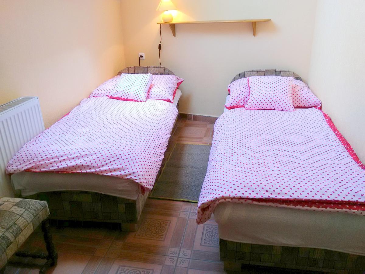 גיולה Burg Apartman מראה חיצוני תמונה