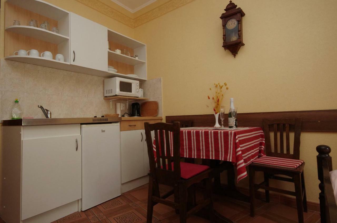 גיולה Burg Apartman מראה חיצוני תמונה