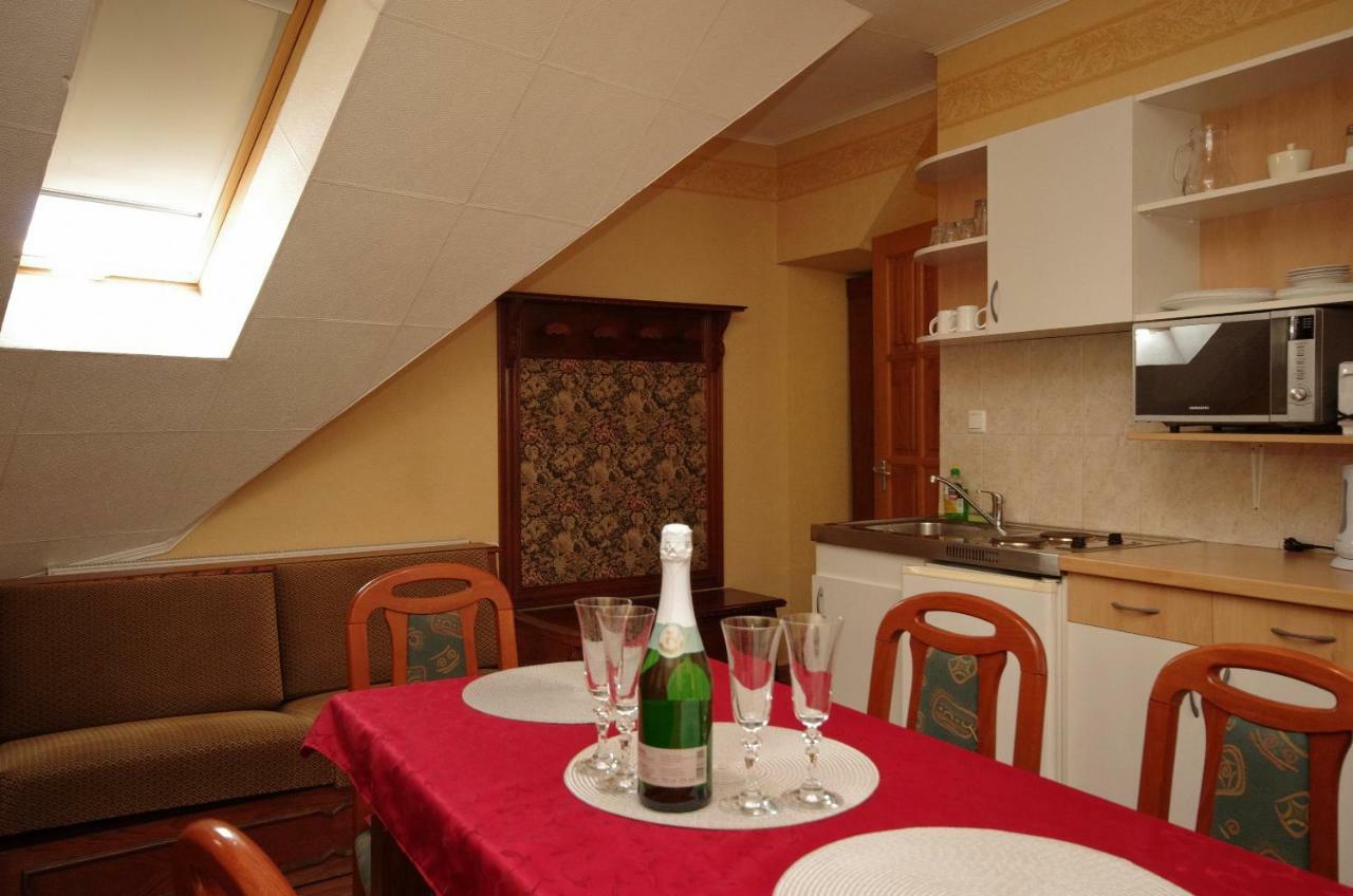גיולה Burg Apartman מראה חיצוני תמונה
