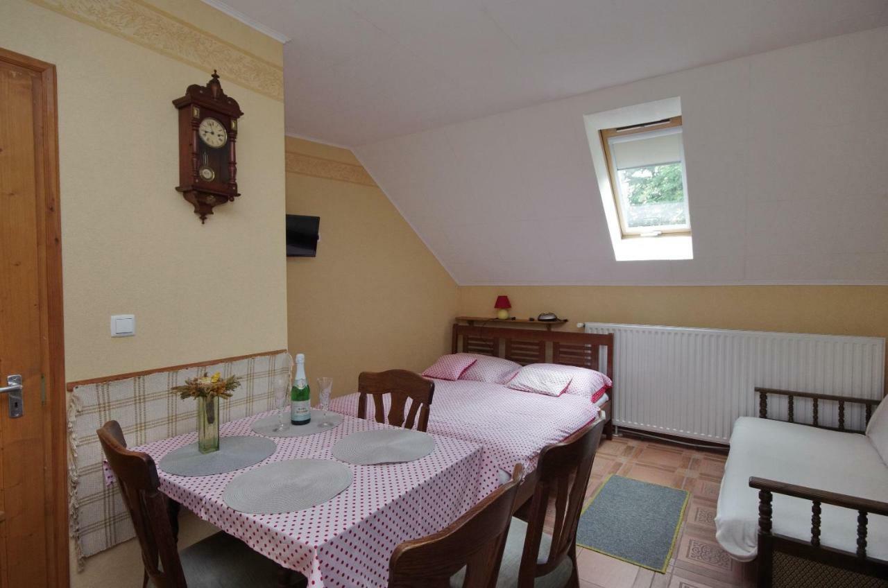 גיולה Burg Apartman מראה חיצוני תמונה