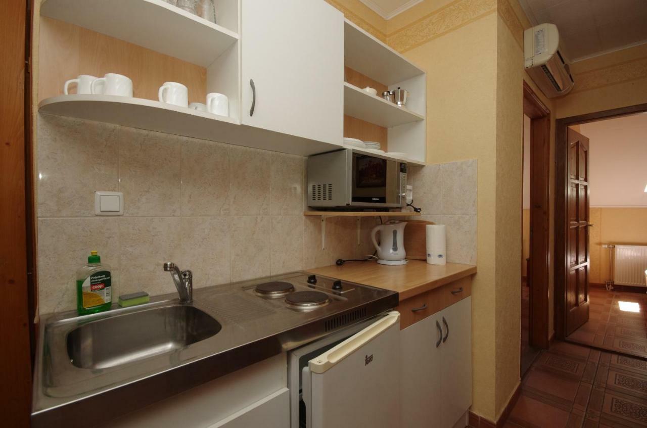 גיולה Burg Apartman מראה חיצוני תמונה