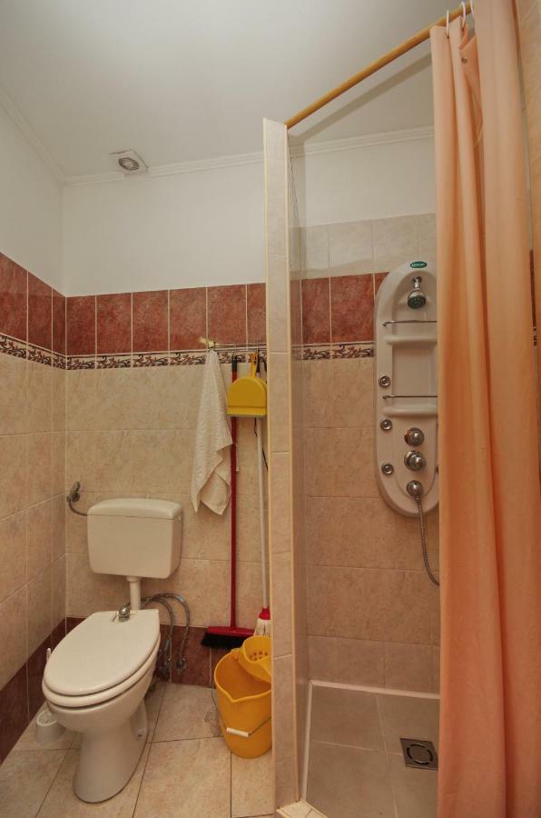 גיולה Burg Apartman מראה חיצוני תמונה