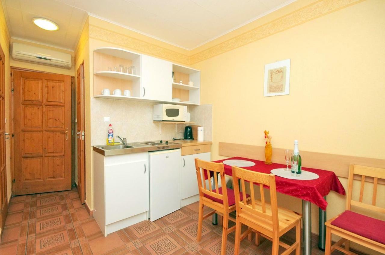 גיולה Burg Apartman מראה חיצוני תמונה